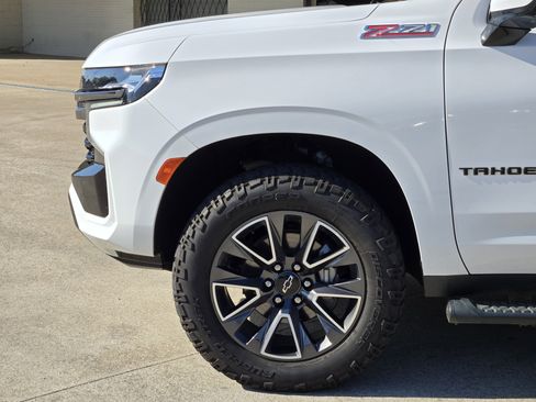 Used 2021 Chevrolet Tahoe Z71 w/ Luxury Package image 15