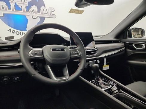 New 2025 Jeep Compass Trailhawk w/ Trailhawk Convenience Group image 17