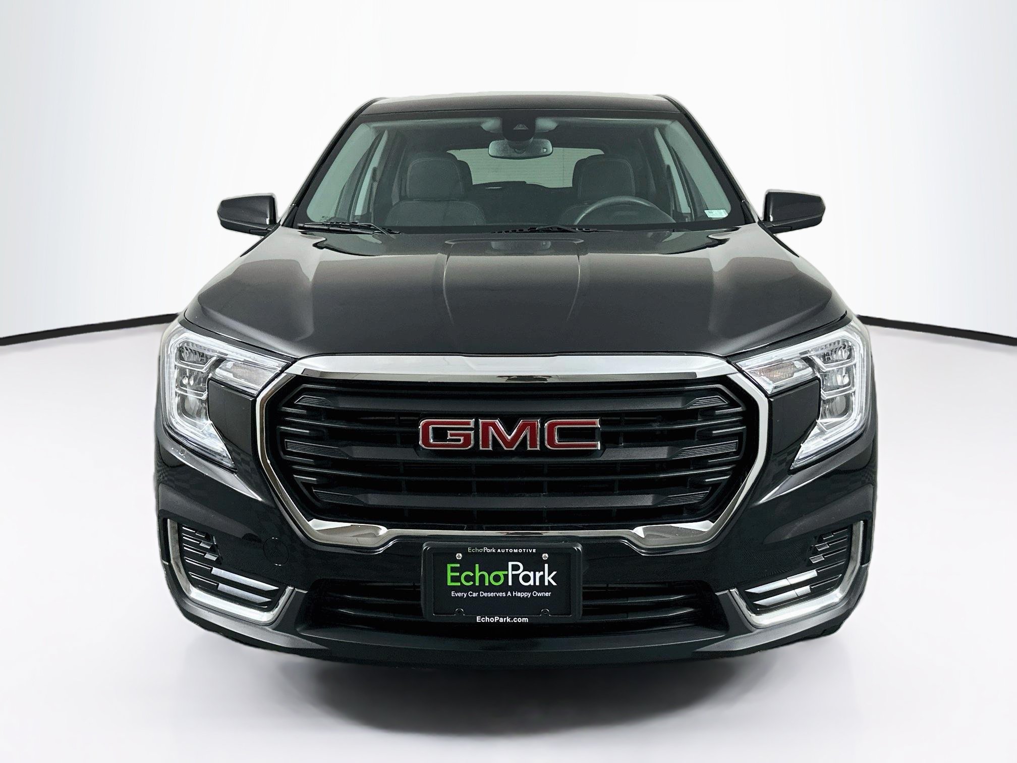 Used 2024 GMC Terrain SLE AWD/4WD image 2