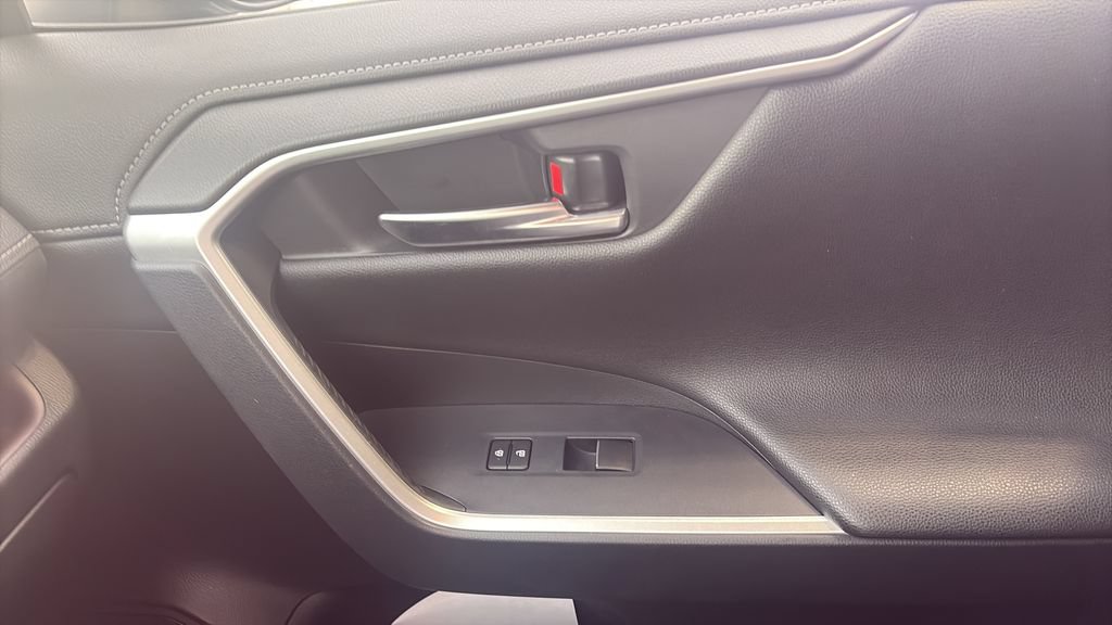 Used 2019 Toyota RAV4 Limited AWD/4WD image 13