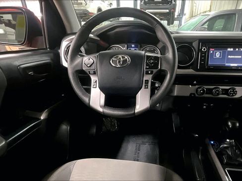 Used 2018 Toyota Tacoma SR5 image 5