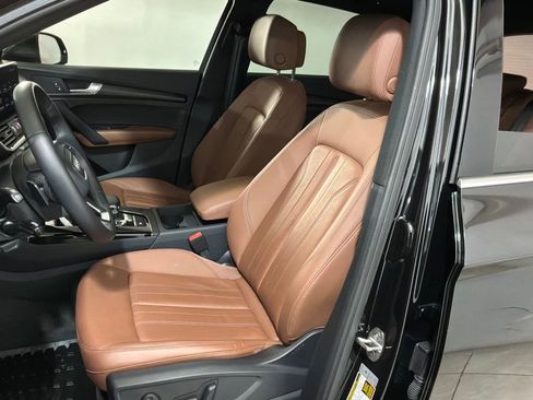 Used 2023 Audi Q5 2.0T Premium w/ Convenience Package image 7