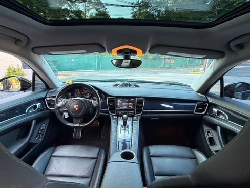 Used 2015 Porsche Panamera RWD image 17