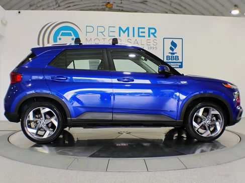 Used 2021 Hyundai Venue SEL FWD image 6