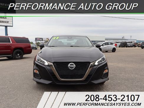 Used 2022 Nissan Altima 2.5 SR FWD image 2