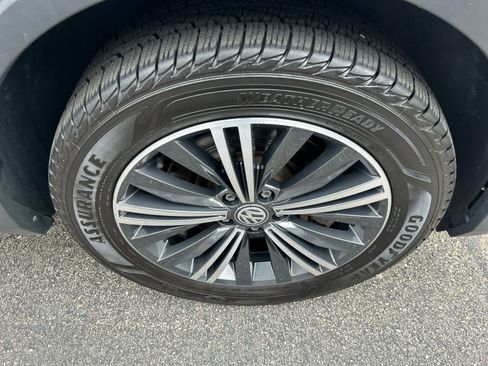 Used 2018 Volkswagen Tiguan SEL AWD/4WD image 10