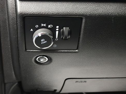 Used 2020 Jeep Grand Cherokee Limited w/ Luxury Group II image 20