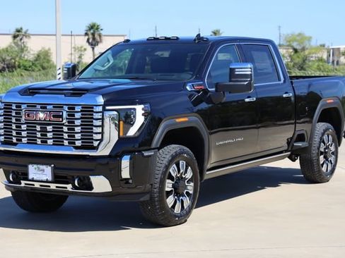 New 2026 GMC Sierra 2500 Denali w/ Max Trailering Package AWD/4WD image 3