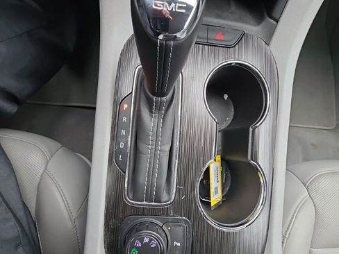 Used 2018 GMC Acadia SLT image 19