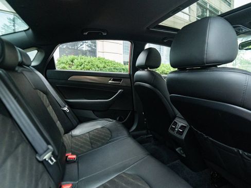 Used 2019 Hyundai Sonata Sport w/ Tech Package 03 FWD image 16