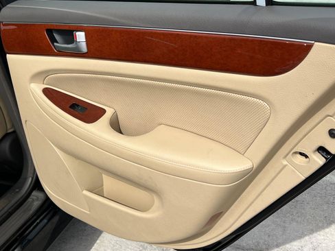 Used 2013 Hyundai Genesis 3.8 RWD image 16
