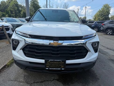 Used 2024 Chevrolet TrailBlazer LS w/ LS Convenience Package FWD image 4