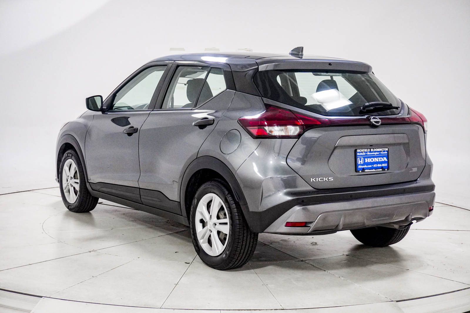 Used 2023 Nissan Kicks S FWD image 6