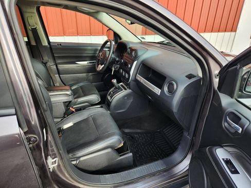 Used 2015 Jeep Compass High Altitude image 23