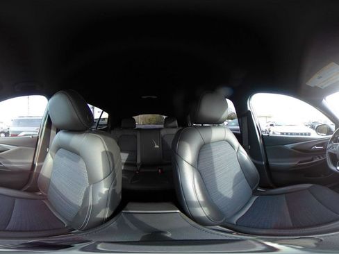 Used 2025 Buick Envista Preferred image 42