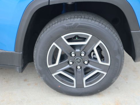 New 2026 Jeep Cherokee Laredo AWD/4WD image 18