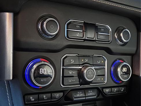 Used 2023 GMC Yukon SLT image 24