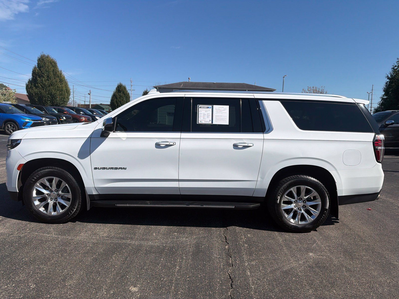 Used 2022 Chevrolet Suburban Premier AWD/4WD image 2