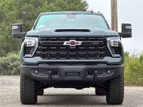New 2026 Chevrolet Silverado 2500 ZR2 w/ ZR2 Bison Edition image 9