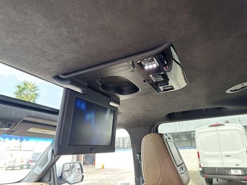 Used 2018 Cadillac Escalade Platinum image 15