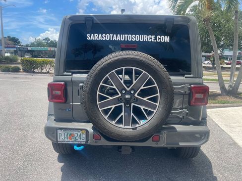 Used 2023 Jeep Wrangler Unlimited Sahara AWD/4WD image 11
