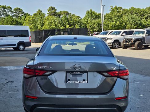 Used 2024 Nissan Sentra SV FWD image 6