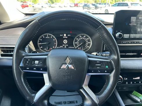 Used 2023 Mitsubishi Outlander SE AWD/4WD image 14