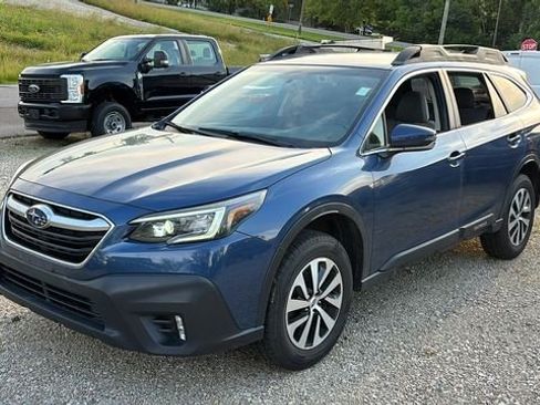 Used 2020 Subaru Outback Premium w/ Popular Package #1 AWD/4WD image 2