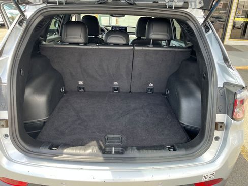 Used 2025 Jeep Compass Limited image 30