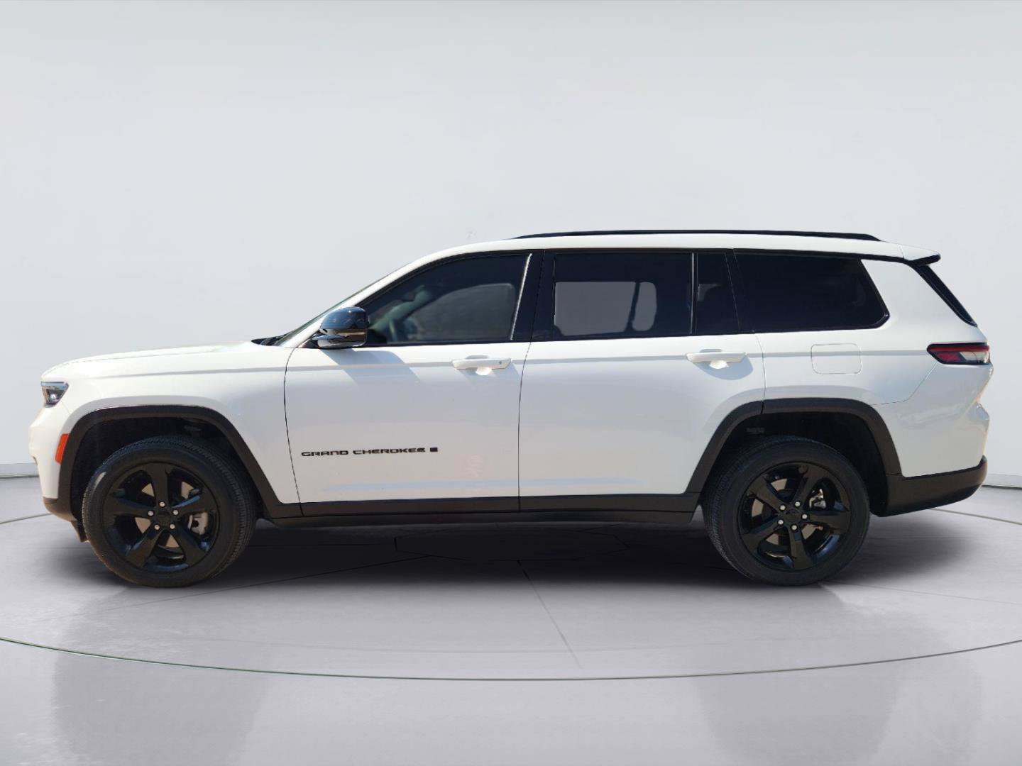Used 2023 Jeep Grand Cherokee L Laredo AWD/4WD image 4