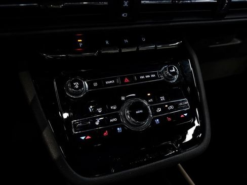 Used 2022 Lincoln Corsair AWD w/ Premium Package image 31