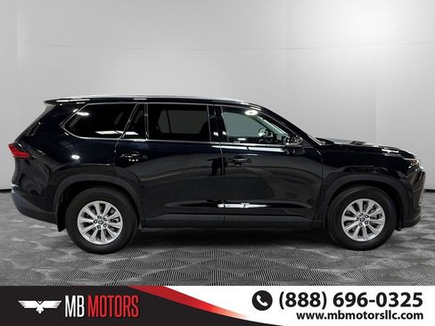 Used 2024 Toyota Grand Highlander AWD Hybrid image 2