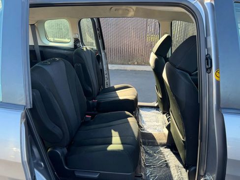 Used 2015 MAZDA MAZDA5 Sport image 13