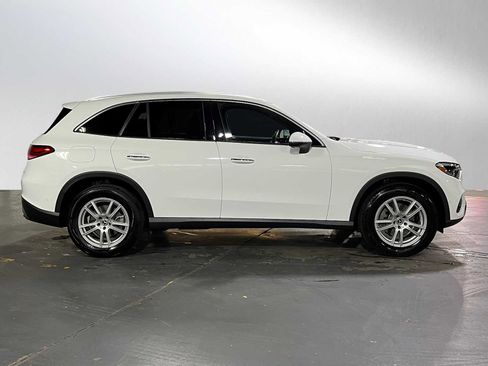 Certified 2025 Mercedes-Benz GLC 300 GLC 300 image 2