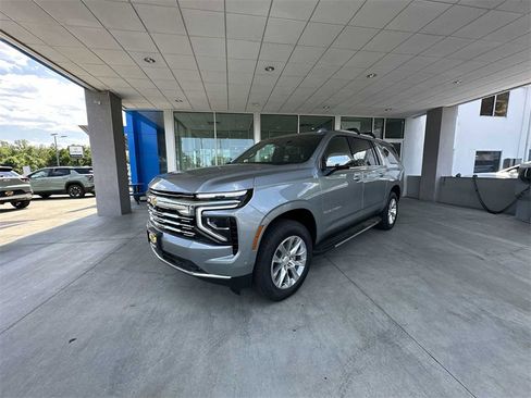 New 2025 Chevrolet Suburban Premier image 4