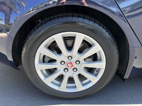 Used 2019 Jaguar XE image 87