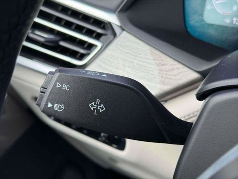 Used 2022 BMW X7 xDrive40i w/ M Sport Package image 21