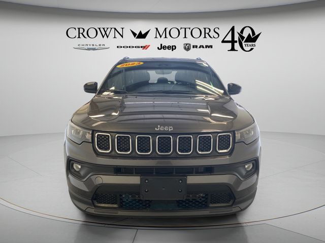 Used 2023 Jeep Compass Latitude w/ Convenience Group AWD/4WD image 10