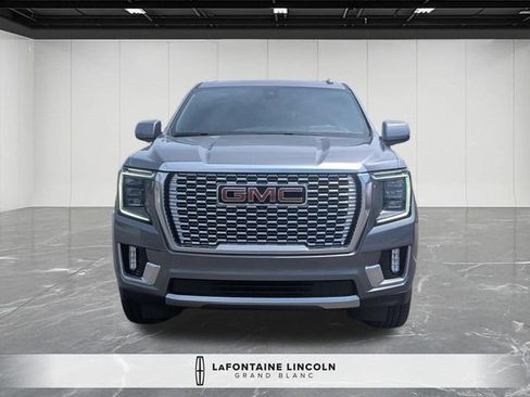 Used 2021 GMC Yukon Denali w/ Denali Premium Package AWD/4WD image 8