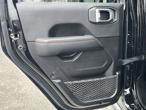 Used 2024 Jeep Wrangler Unlimited Rubicon image 16