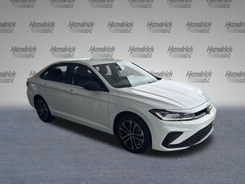 Used 2025 Volkswagen Jetta Sport FWD image 2