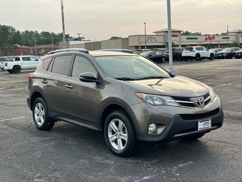 Used 2013 Toyota RAV4 XLE AWD/4WD image 3