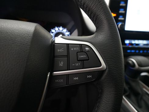 Used 2023 Toyota Sienna XLE FWD image 20