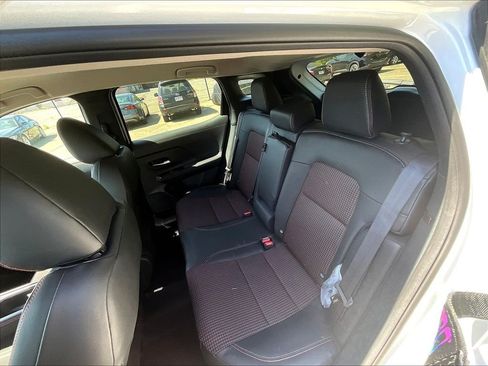 New 2025 Nissan Kicks SR FWD image 14
