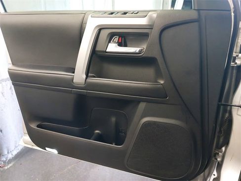 Used 2022 Toyota 4Runner SR5 Premium image 27