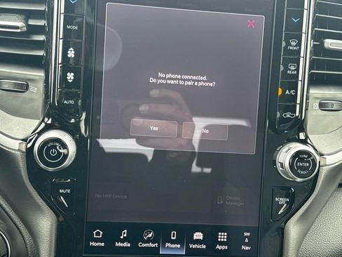 New 2026 RAM 1500 4x4 Crew Cab image 30