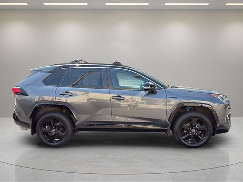 Used 2021 Toyota RAV4 XSE AWD/4WD image 5