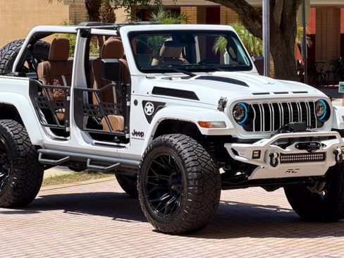 Used 2025 Jeep Wrangler Unlimited Sport AWD/4WD image 1