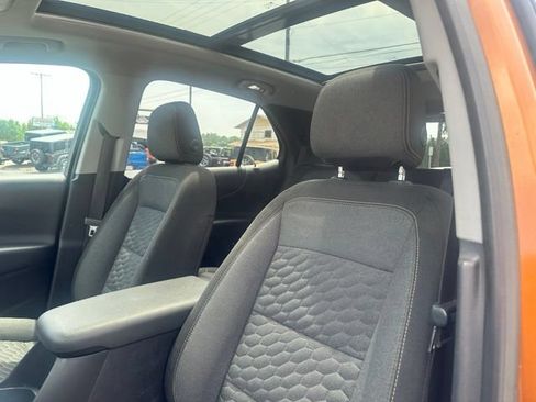Used 2018 Chevrolet Equinox LT w/ Sun & Infotainment Package FWD image 19