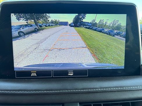 Used 2021 Chevrolet Suburban LT RWD image 30